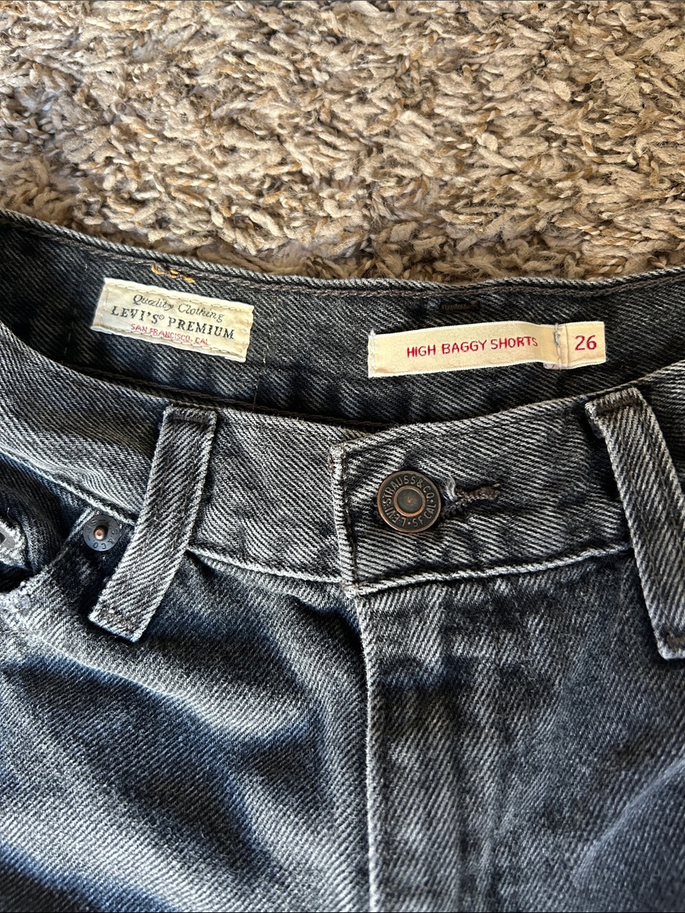 Levi’s High Baggy Shorts Black Denim - Women’s 26 - Picture 2 of 6
